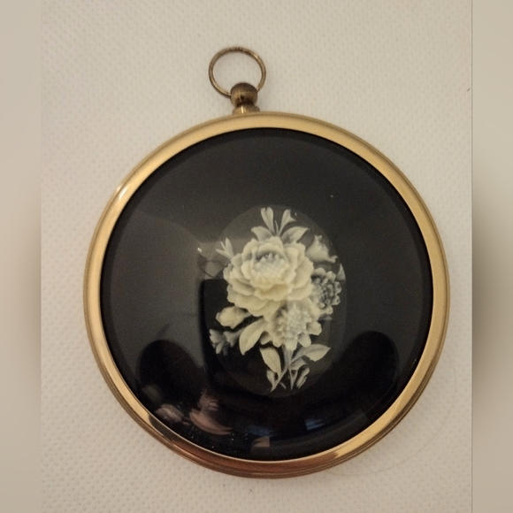 Vintage Roses In Cameo from the Miniture World of Peter Bates in England - Picture 3 of 6